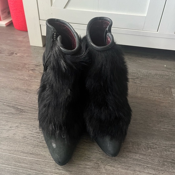Acne Studios Boots Women’s 39 Fur Ankle Pointed Trill Booties - Picture 4 of 6